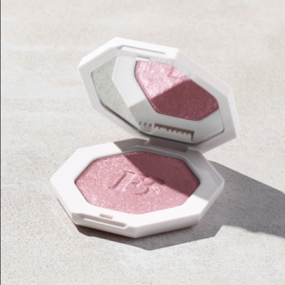 Fenty Beauty Other - Rihanna’s Fenty Killawatt Freestyle Highlighter